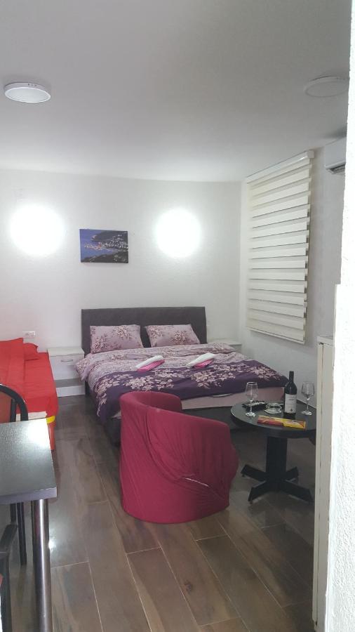 Apartments F Подгориця Екстер'єр фото