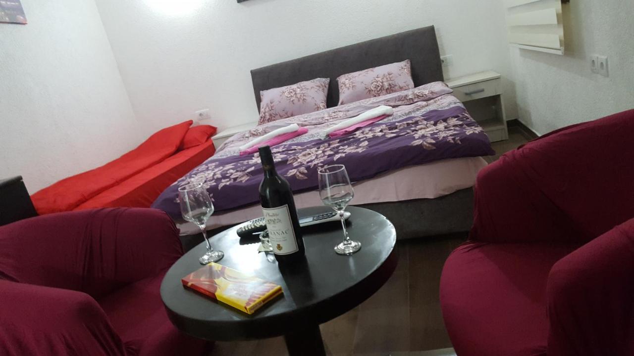 Apartments F Подгориця Екстер'єр фото